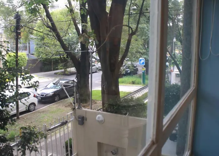 Polanco Lincoln Park Two Bedroom *