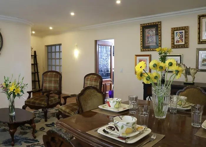 Polanco Lincoln Park Two Bedroom Apartment