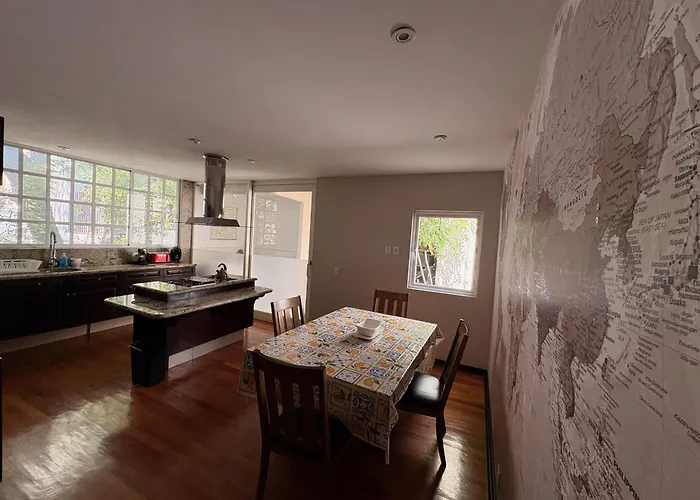 Polanco Lincoln Park Two Bedroom